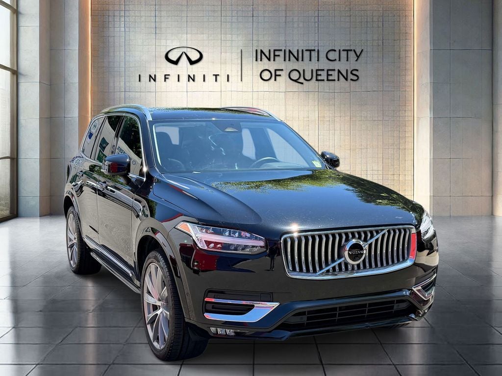 2023 Volvo XC90 B6 Plus 6-Seater in Black — front three-quarter view