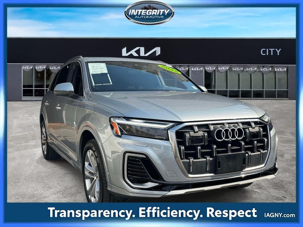 2025 Audi Q7 55 Premium Plus quattro in Silver — front three-quarter view